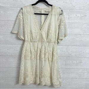 Bella Ella Women’s Cream Lace Mini Dress. Size M